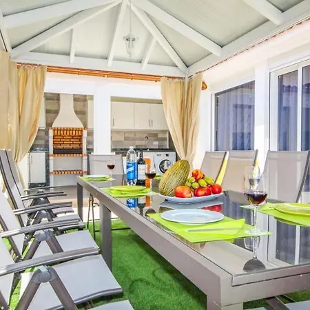 Playa De Fanabe Sleeps 10 Pool Air Con Wifi Vila